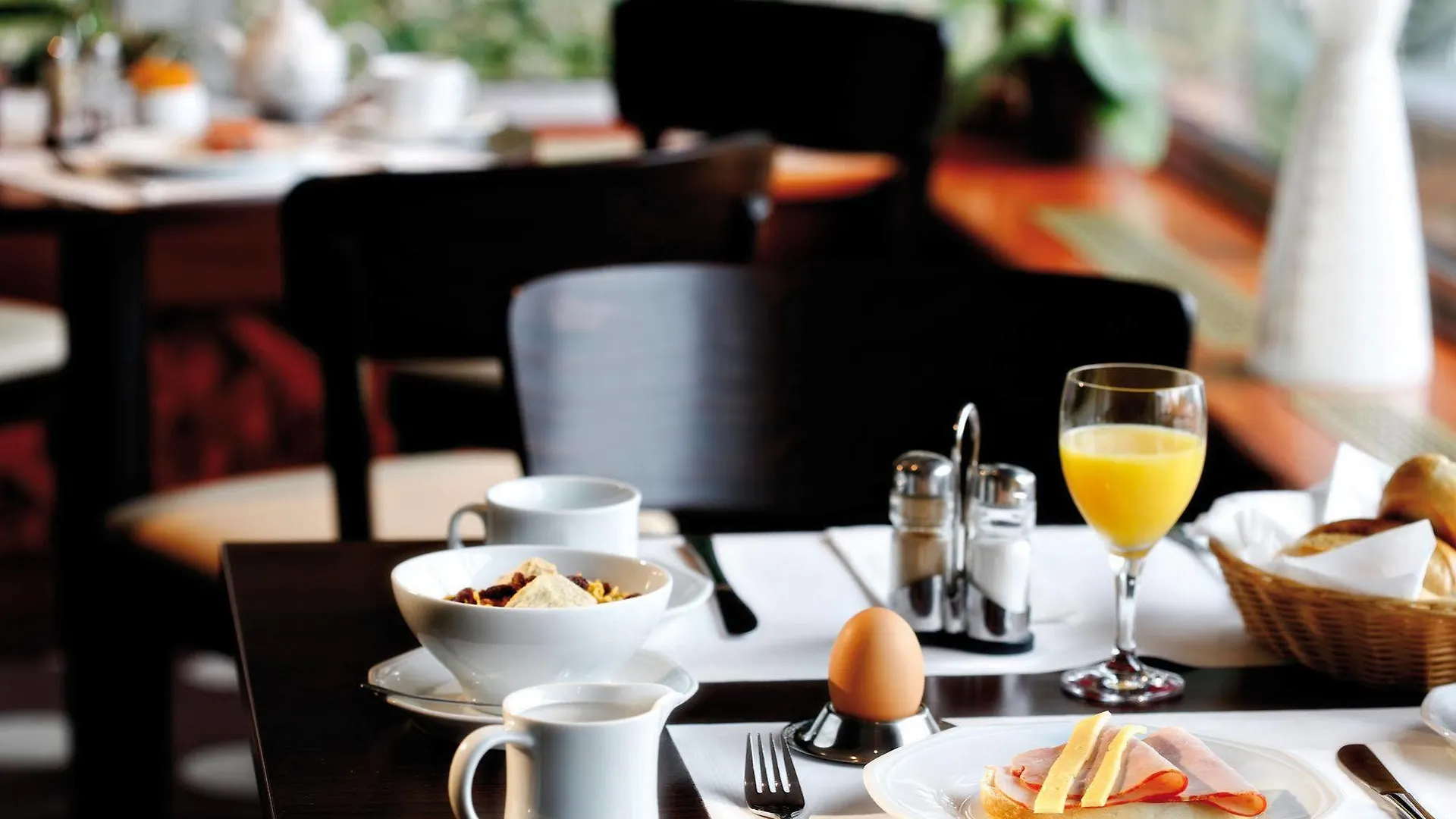 Leonardo Inn Hotel Hamburg Airport 3*,